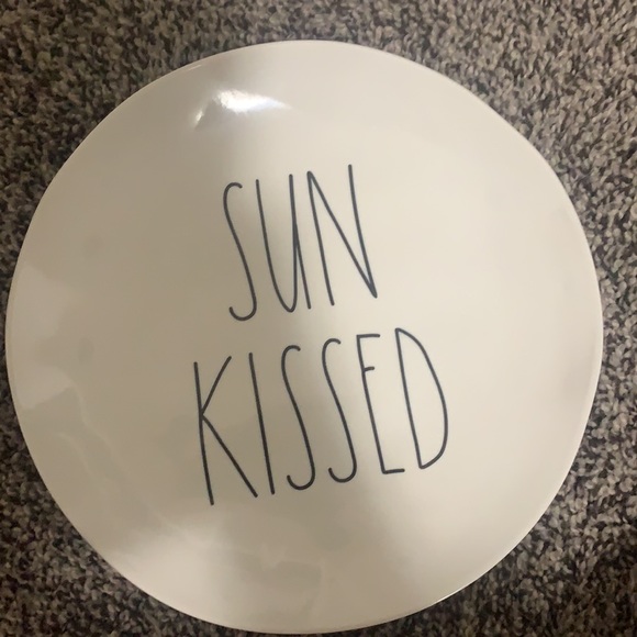 Rae Dunn - Set of 2 Plates - NWT - Picture 2 of 3